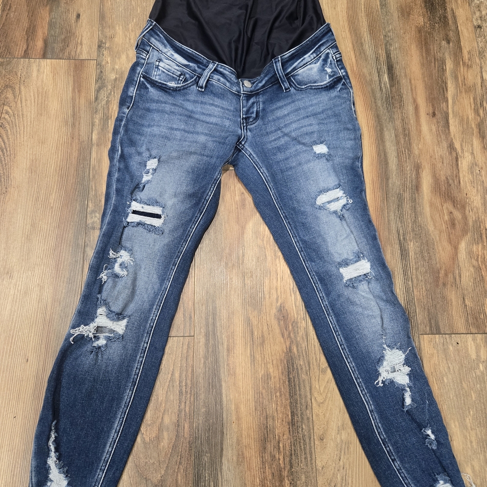 Signature Women's Distressed Denim Jeans